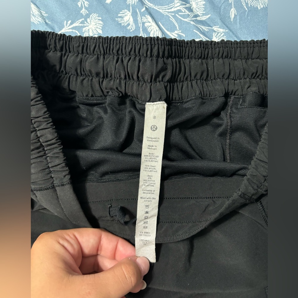 Black hotty hot lululemon shorts - Picture 3 of 3